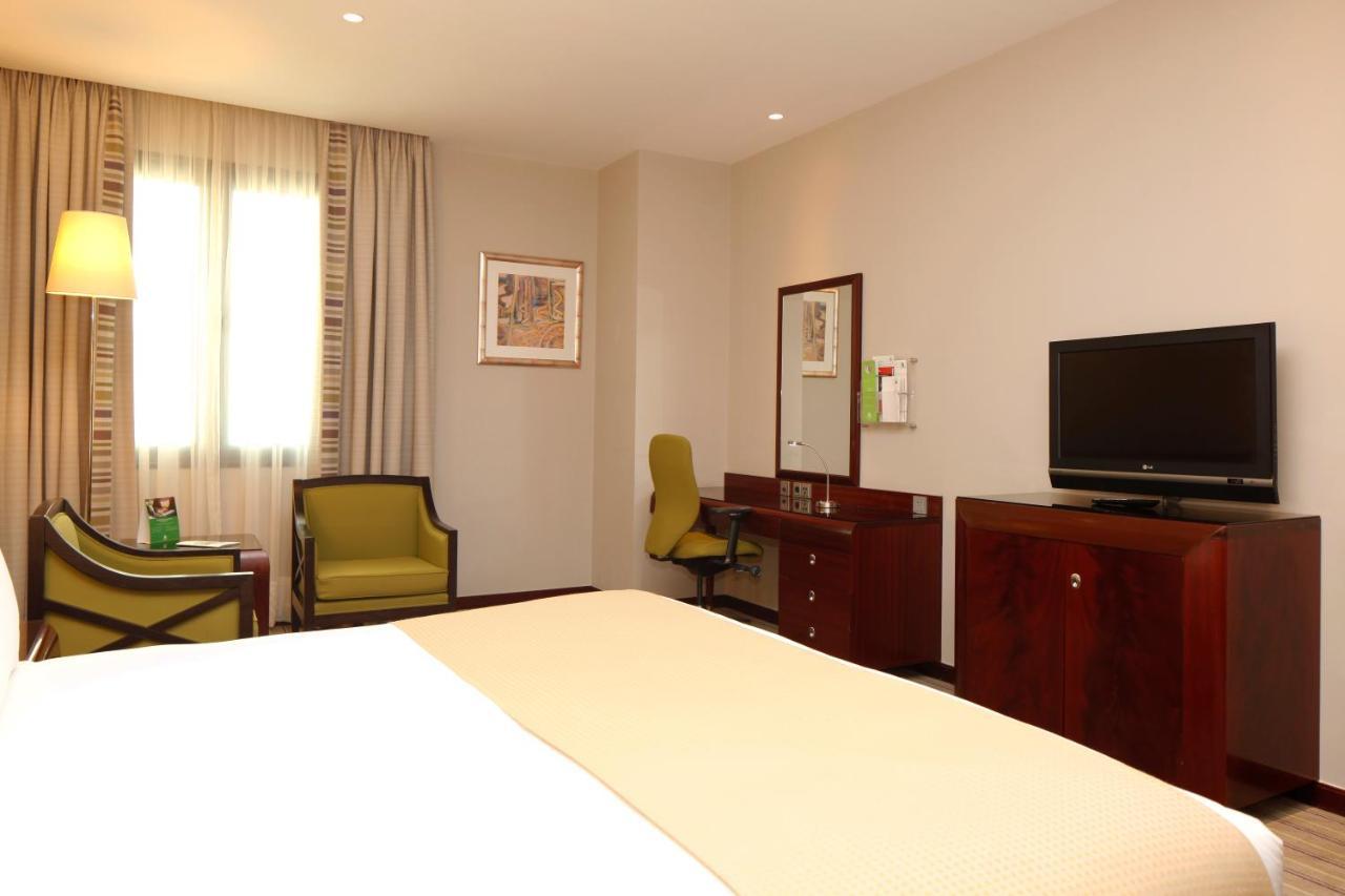 Holiday Inn Olaya By Ihg Riyadh Bagian luar foto