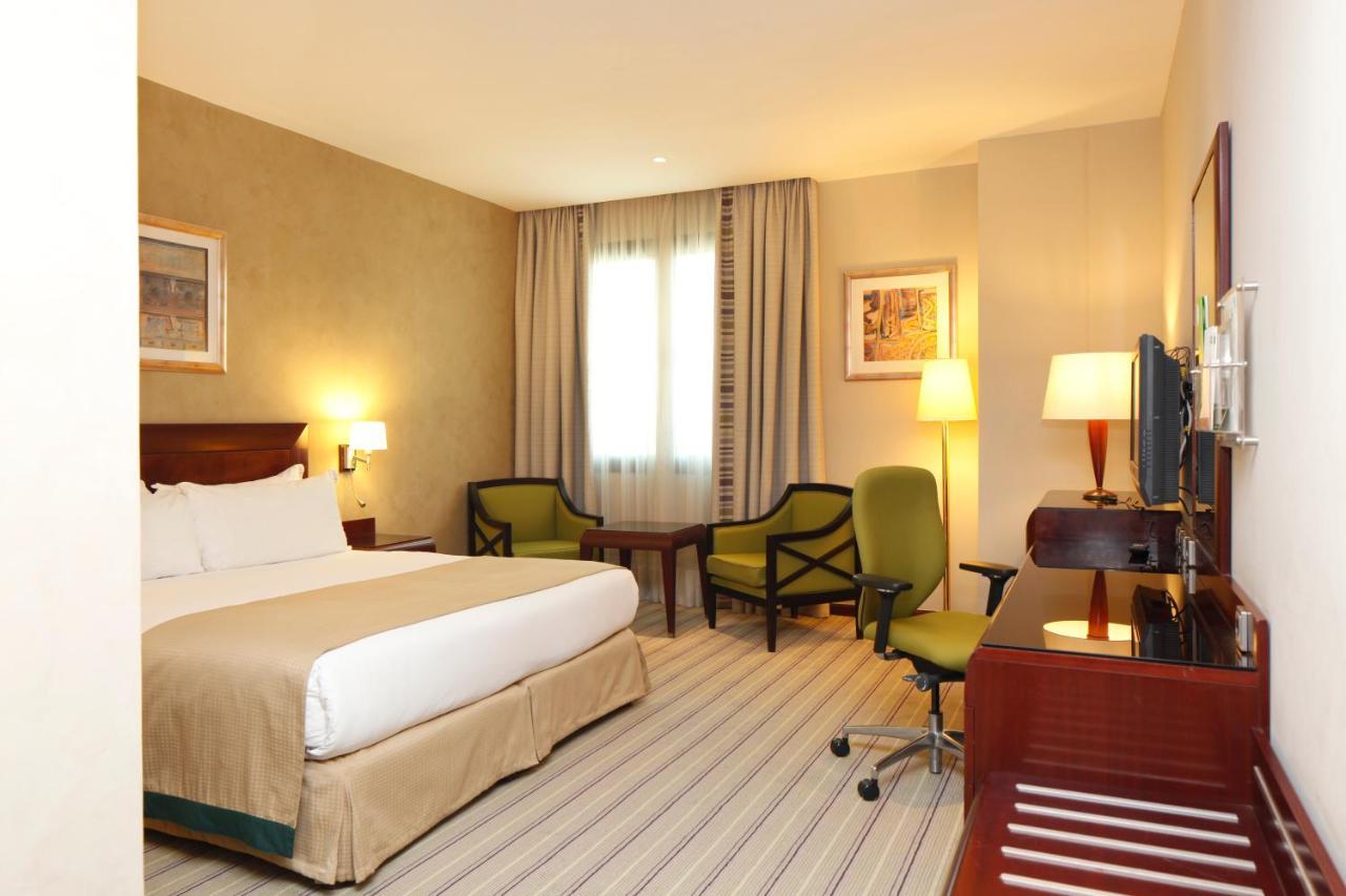 Holiday Inn Olaya By Ihg Riyadh Bagian luar foto