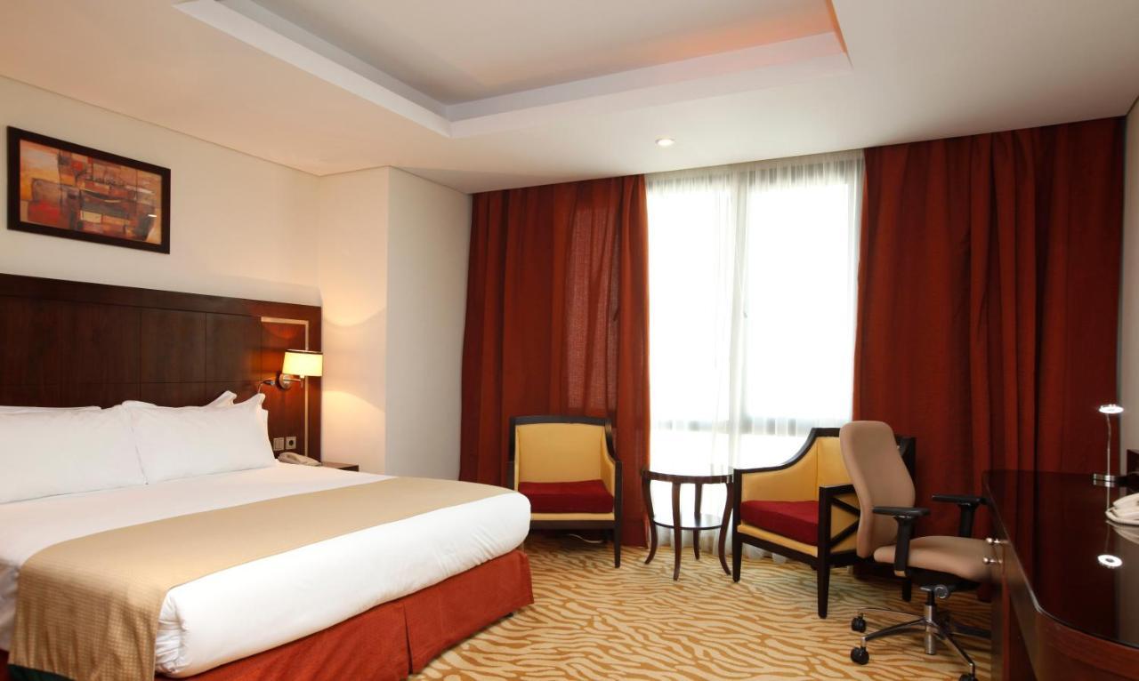 Holiday Inn Olaya By Ihg Riyadh Bagian luar foto