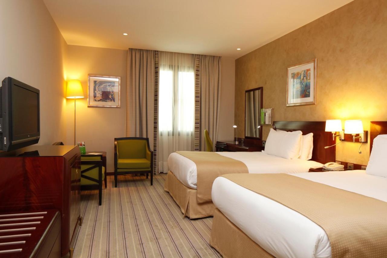 Holiday Inn Olaya By Ihg Riyadh Bagian luar foto