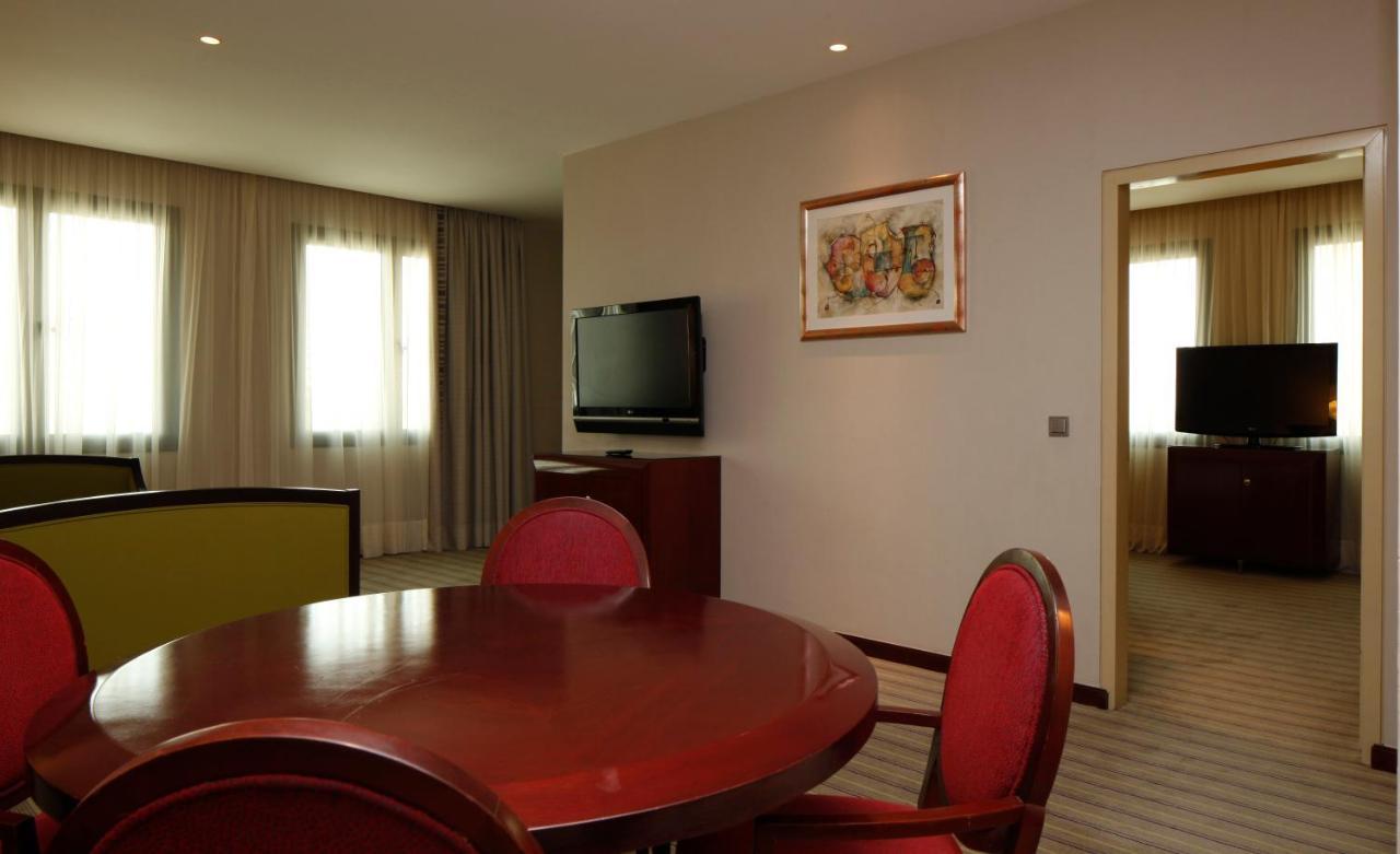 Holiday Inn Olaya By Ihg Riyadh Bagian luar foto