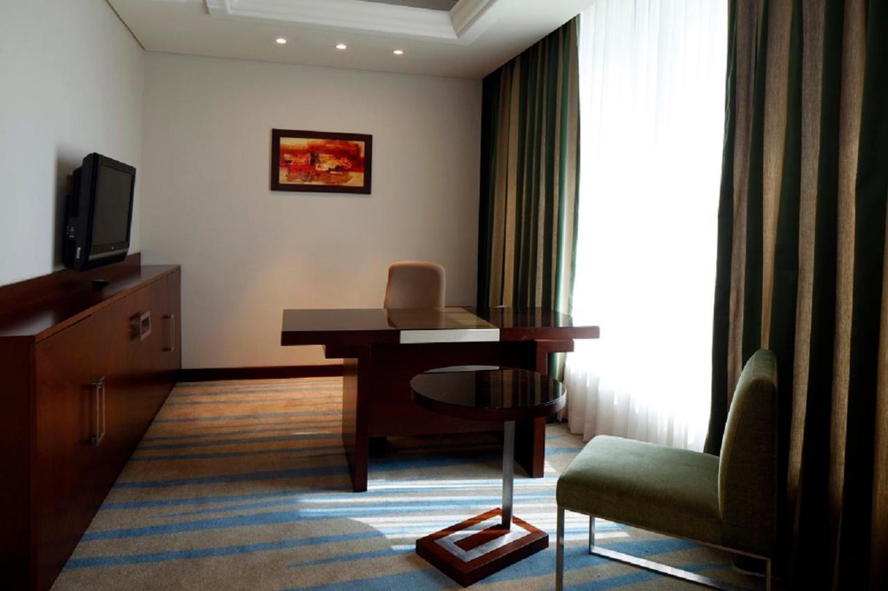 Holiday Inn Olaya By Ihg Riyadh Bagian luar foto