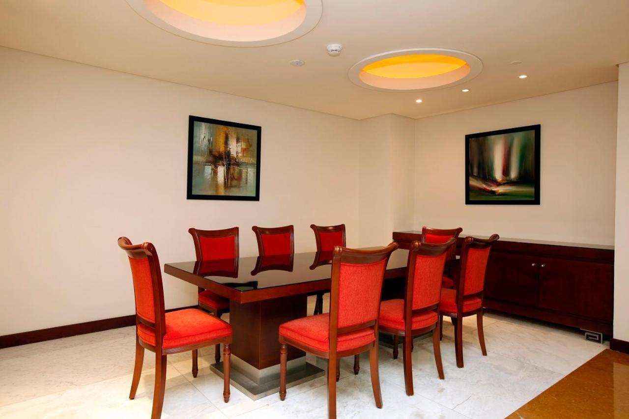 Holiday Inn Olaya By Ihg Riyadh Bagian luar foto