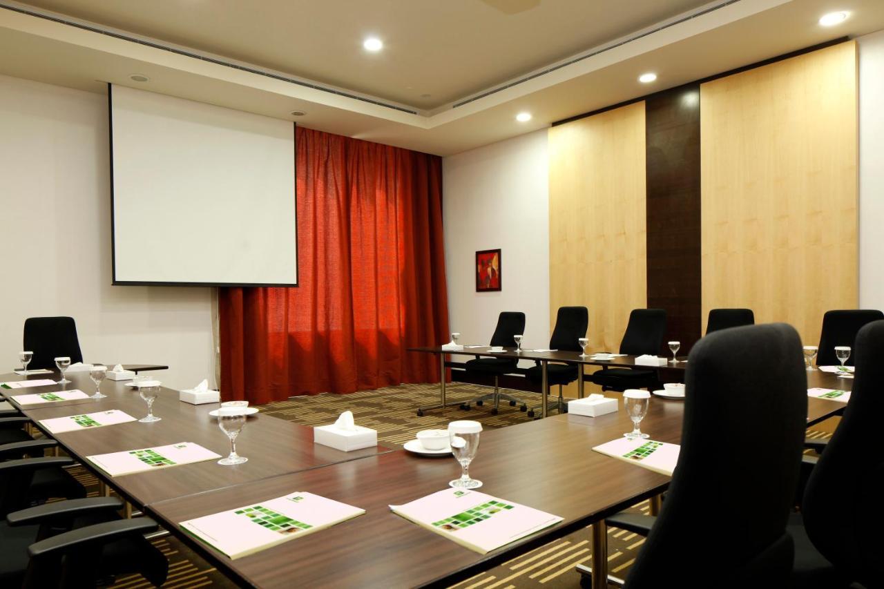 Holiday Inn Olaya By Ihg Riyadh Bagian luar foto
